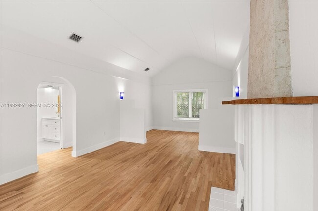 Photo - 1222 Genoa St