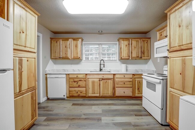 Photo - 3 Bedroom 1 Bath House in Wake Village, TX!