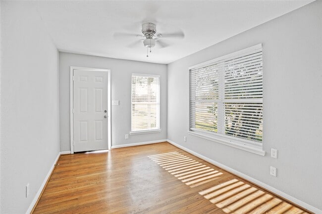 Photo - 819 S Oak St Unit 3