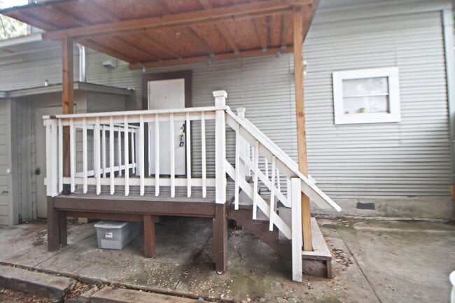 Building Photo - 232 Cornell Ave Unit 201 - Bldg 1 - Floor 2