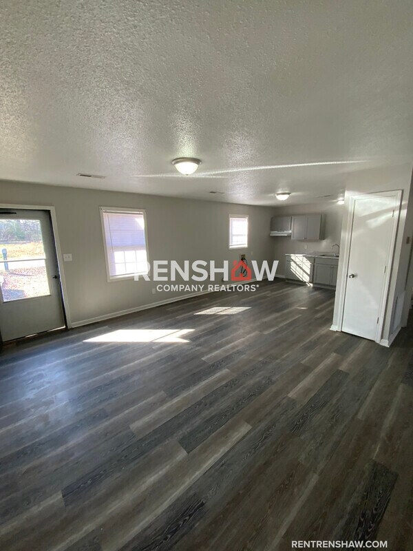 Photo - 401- 403 S. Front St.