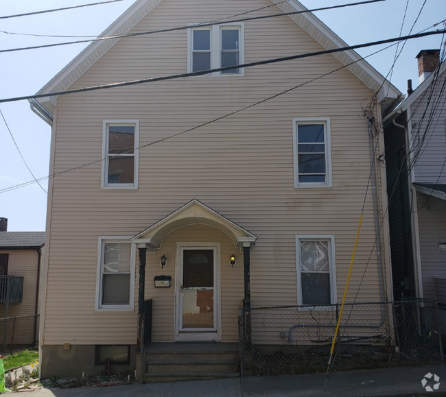 Building Photo - 10 6th St Unit 3rd Rental