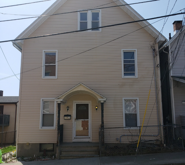 Building Photo - 10 6th St Rental