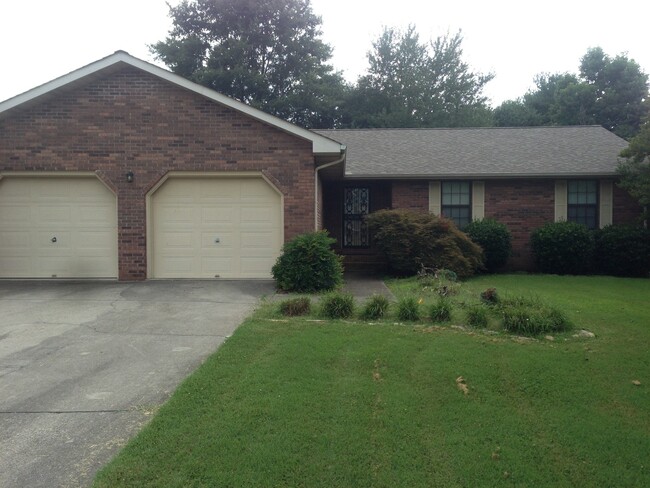 City of Maryville, 3 bedroom, 2 car garage - City of Maryville, 3 bedroom, 2 car garage House