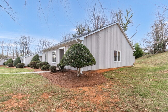 Photo - 1413 Grantland Pl