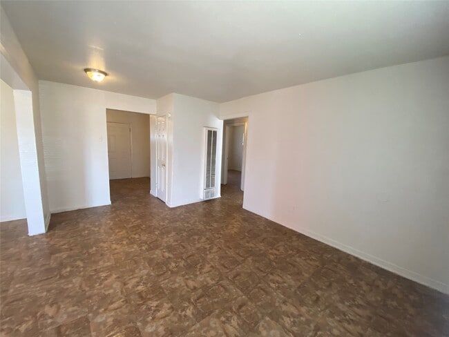Building Photo - 4223 Rockingham St Rental