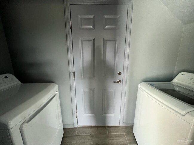 Photo - 14 Nassau St