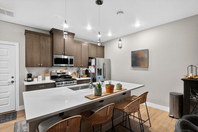 Photo - 16370 Alzere Pl