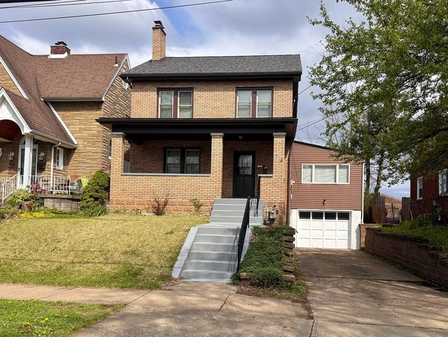 Photo - 1242 Justine St