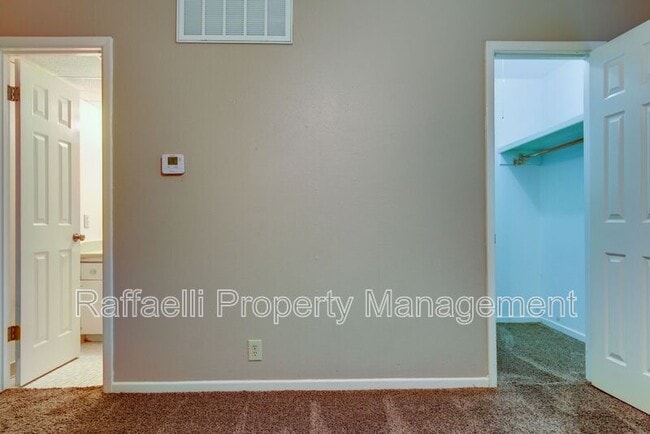 Photo - 2401 Brookridge Dr Unit 04