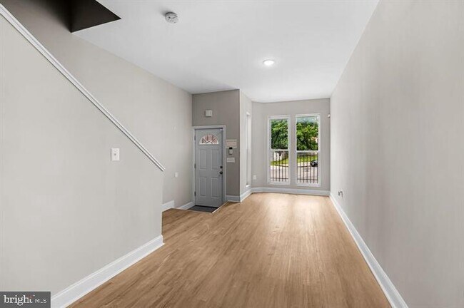 Photo - 1605 Clifton Ave