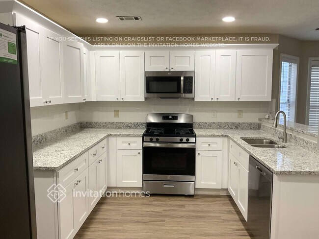 Photo - 810 Trellis Pond Ct