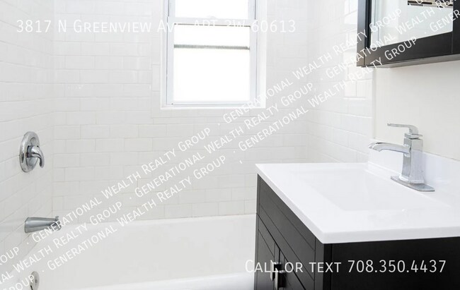 Photo - 3817 N Greenview Ave Unit 3W 60613