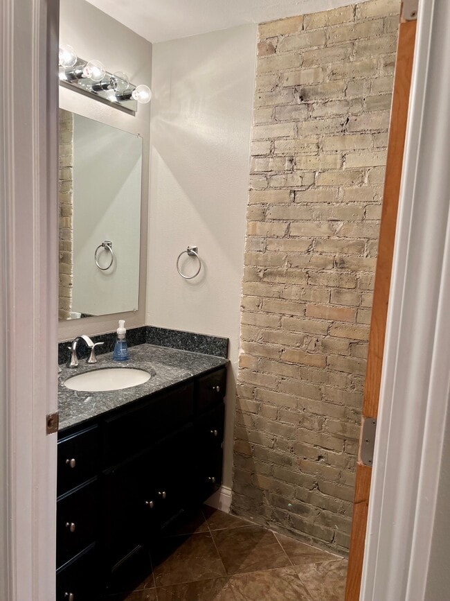 Photo - 3222 N Humboldt Blvd Unit Upper Front