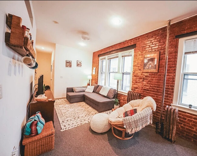 Photo - 1872 Commonwealth Ave Unidad 3