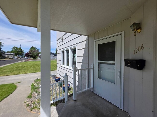Photo - 1206 Putnam St