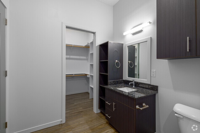 2BR, 2BA - 1,103SF - B2 - First Bathroom