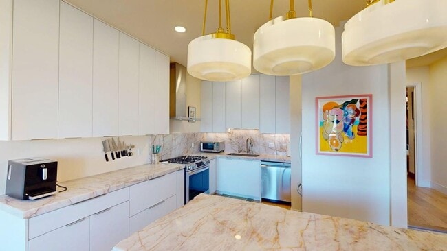 Photo - Decorator's Dream - Amazing Bernal Heights 3x3 + bonus room Single-Family Home w. 180 views