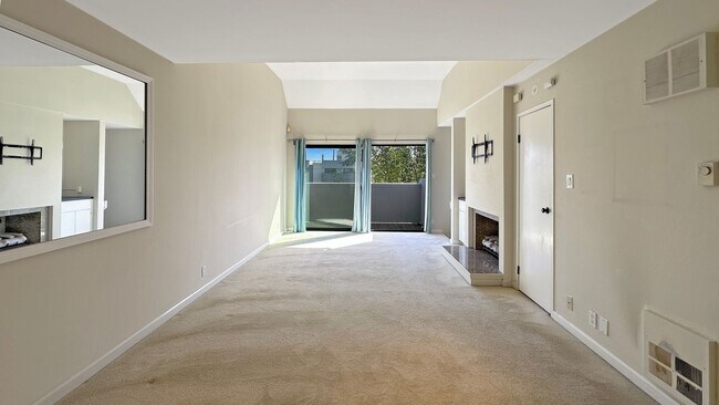 Photo - Waterfront Living in the Heart of Jack London Square Unit 306