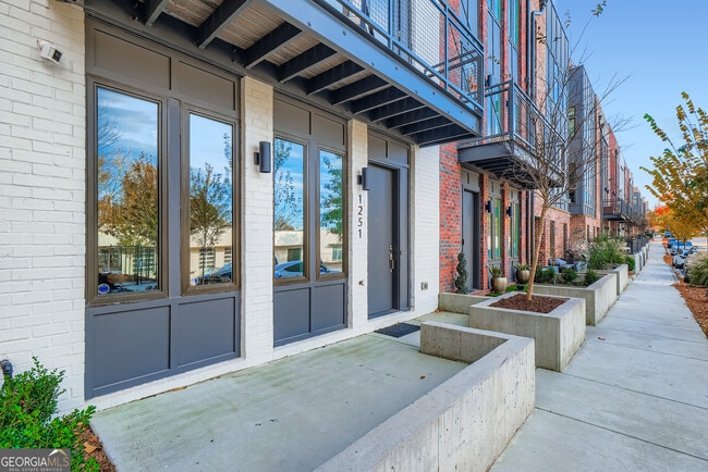 Photo - 1251 Chelsea Cir NW