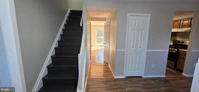 Building Photo - 6974 Knighthood Ln