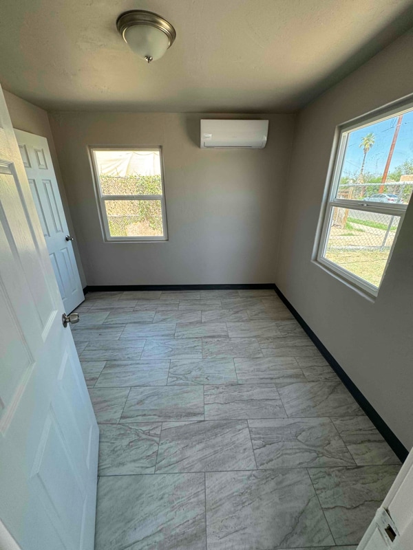 Photo - 313 W 44th St