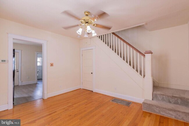 Photo - 124 S Kentucky Ave