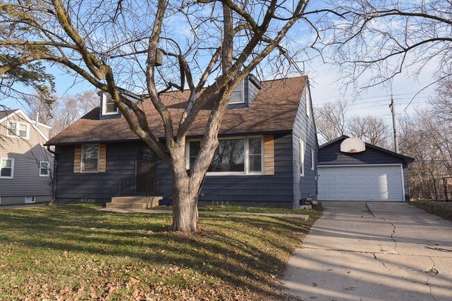 Photo - Updated 5 Bed, 2 Bath Home Near Churchill Elementary Available Now