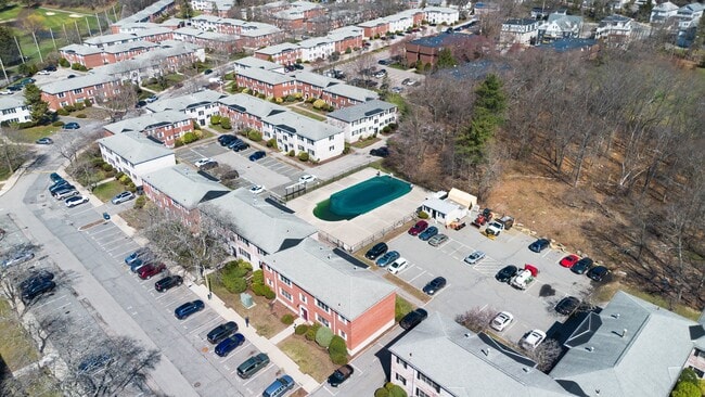 Building Photo - 137 Lake Shore Rd Unit 4