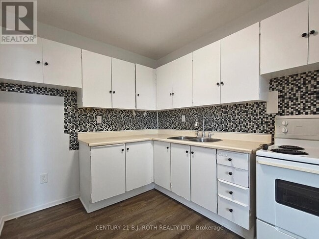 Photo - 98 Holgate St