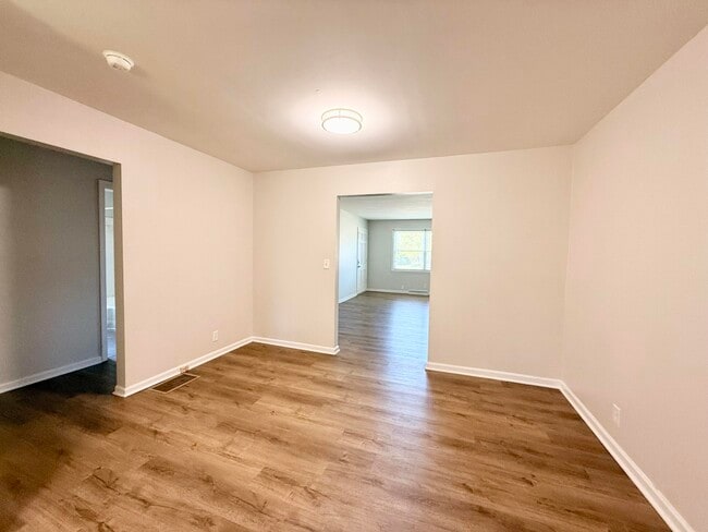 Photo - 708 Greenbriar Dr