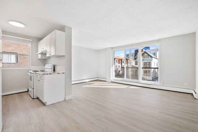 Photo - 932 1st Ave NW