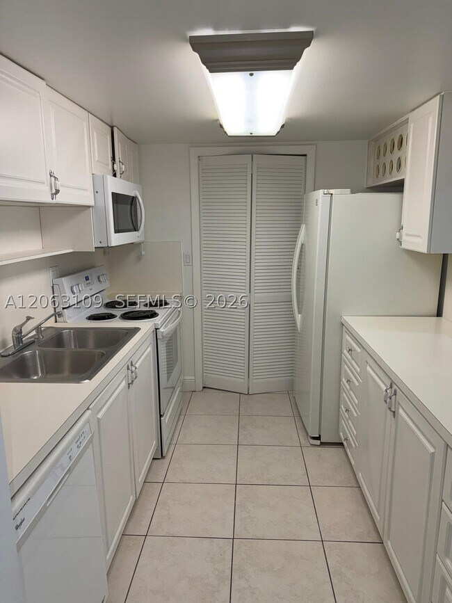 Photo - 100 Lakeview Dr Unit 214