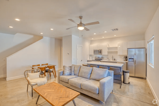 Building Photo - Zona Verde Rental