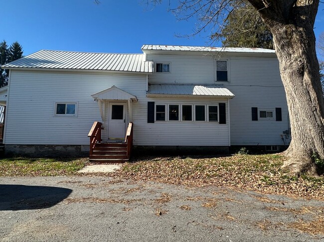 Building Photo - 144 Ford St Rental