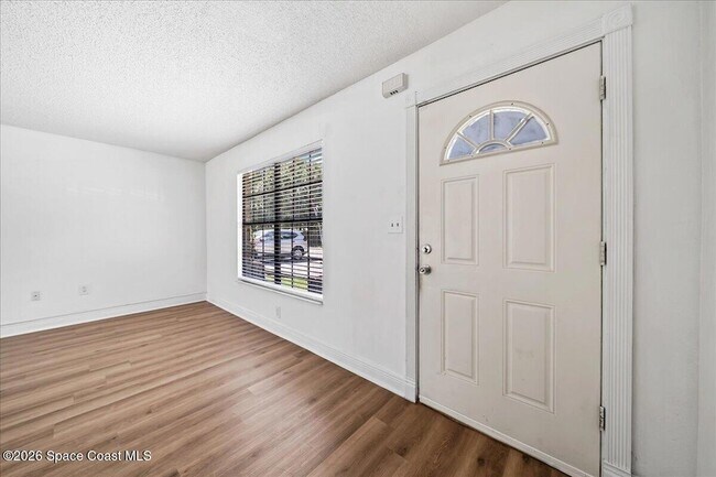 Photo - 1300 Arlington Ln NE
