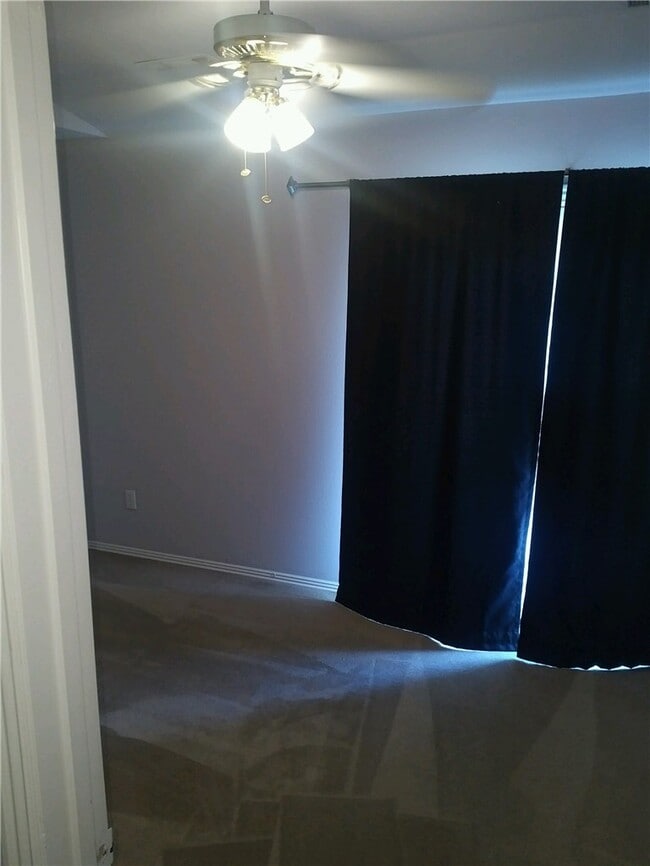 Photo - 946 W Peachtree Dr