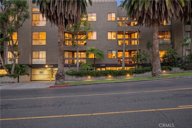 Building Photo - 11628 Montana Ave Unit 207