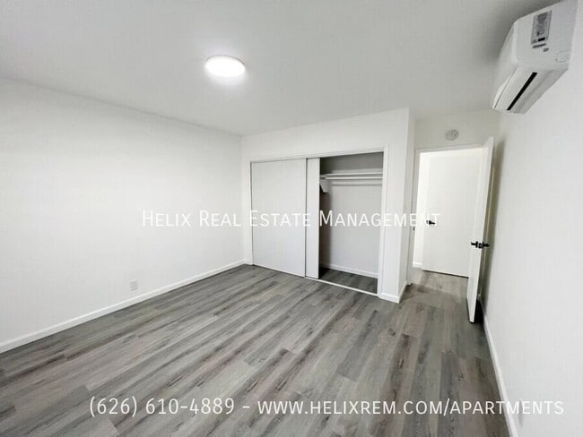 1063 Justin Ave