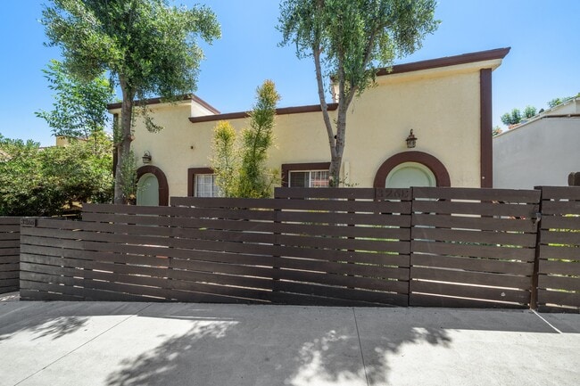 Building Photo - 3268 Descanso Dr Unit 3268