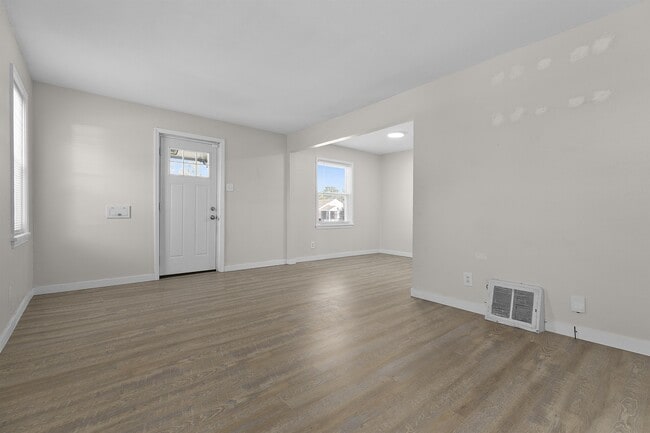 Photo - 8354 Archer Ave