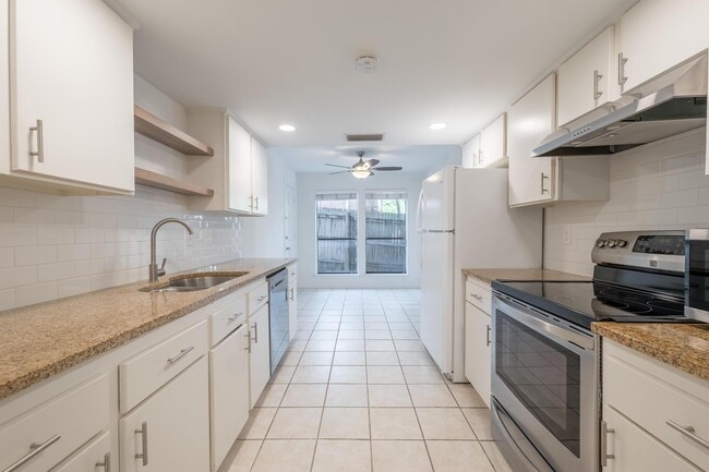 Photo - 9348 Highedge Cir