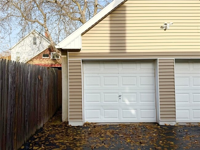 Photo - 211 Magnolia Ave