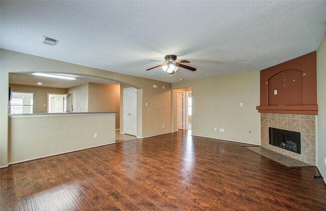 Photo - 610 Kiley Dr