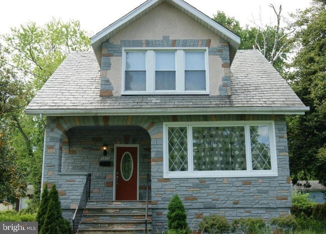 Building Photo - 2803 Berwick Ave Rental