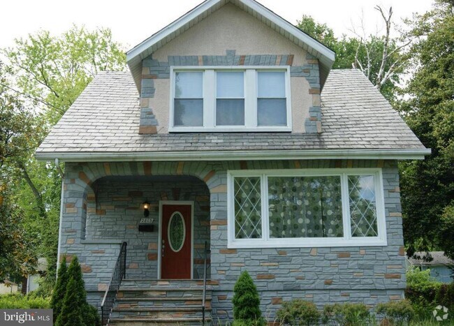 Building Photo - 2803 Berwick Ave Rental