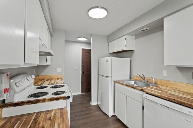 unidad reno de cocina - Cascade Pines