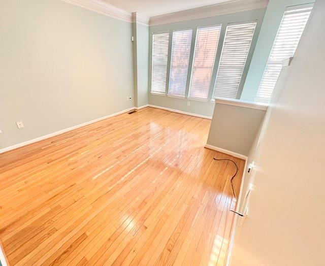 Photo - 1073 Park Row N