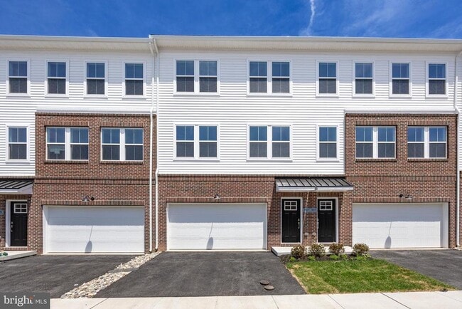 Photo - 103 Continental Wy Townhome