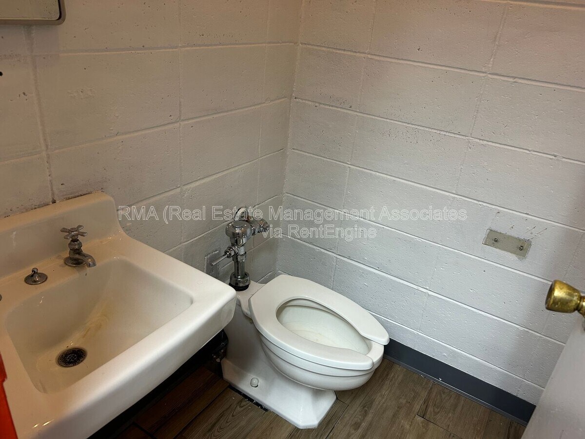 Photo - 454 W Solomon St